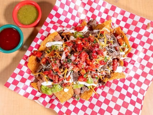 LARGE TRAY ASADA CHIPS.